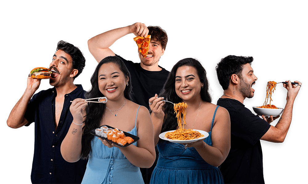 Pessoas felizes com pratos